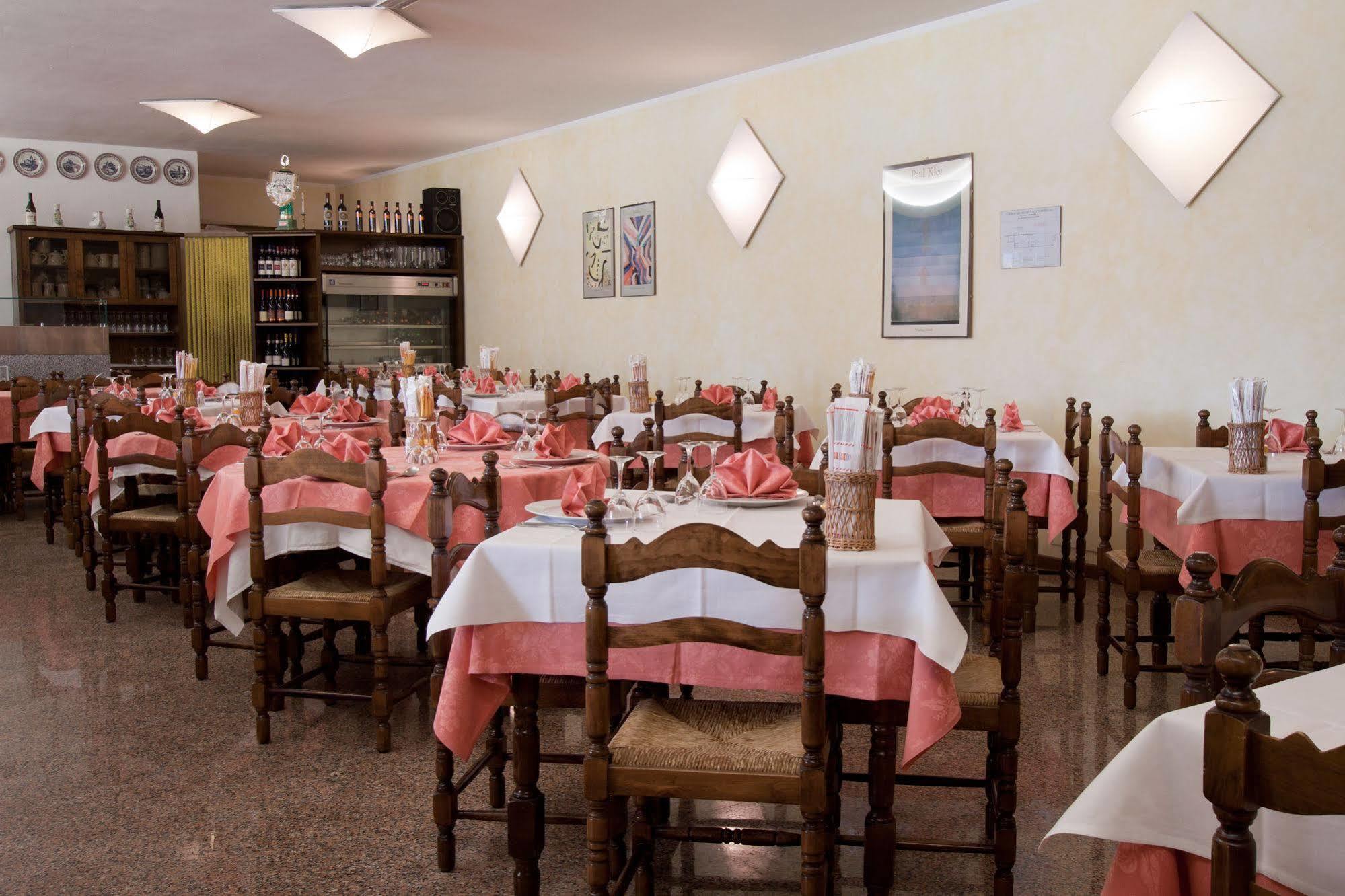 Albergo Milano Bossico Екстер'єр фото